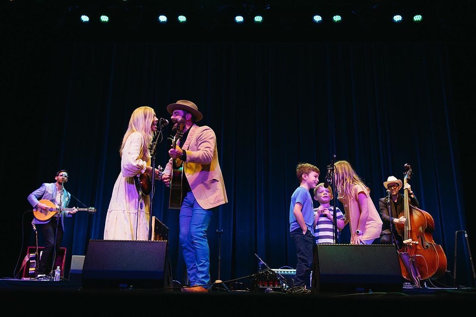 Ellie Holcomb And Family Singing